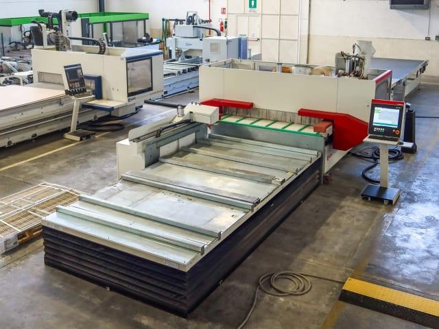 CNC Machine Center with NESTING Table SCM PRATIX S-17